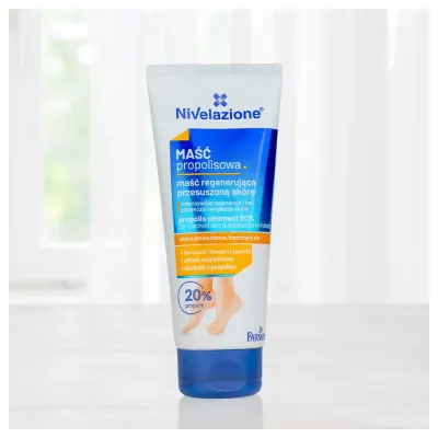 Exfolierande fotkräm för torra hälar
